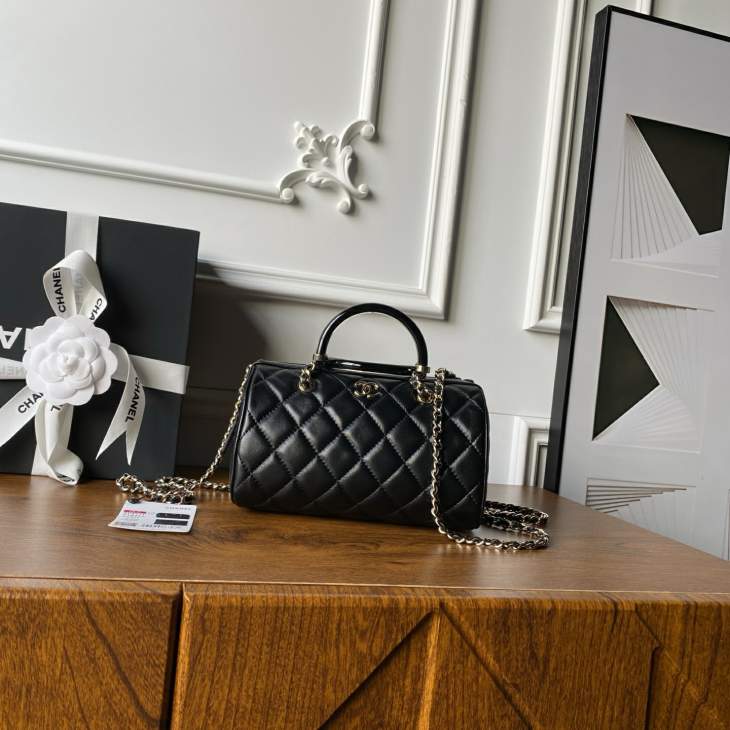 Picture of Chanel Handbags _SKUfw239862427fw
